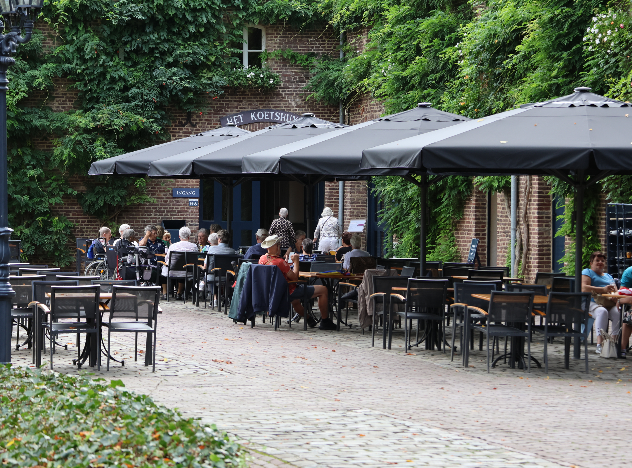 Breng een bezoek aan 't Koetshuys en de Oranjerie